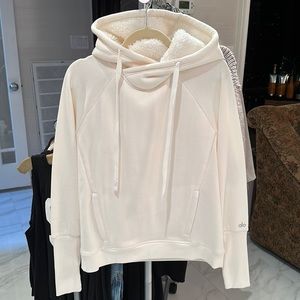 ALO YOGA frost long sleeve cozy comfort sweatshirt in PRISTINE